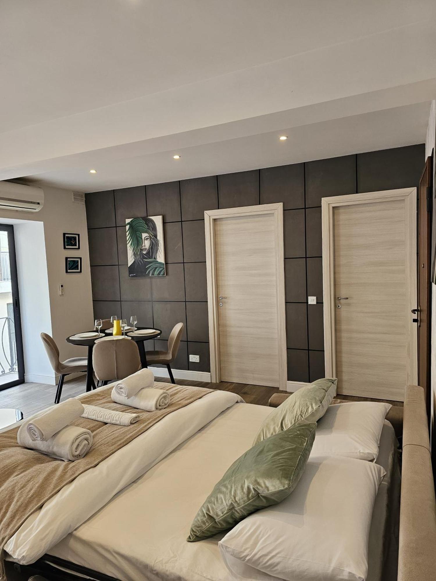 Korzo Suites Sliema III ภายนอก รูปภาพ